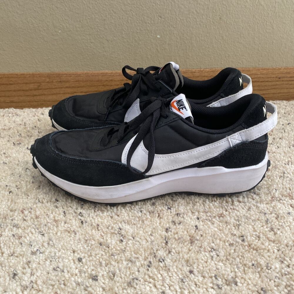 Nike Women's Black and White Swoosh Retro Trainer Sneakers - Picture 4 of 8